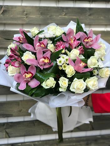 Букет цветов из: Розы и Хризантемы в Михайловске Ставропольского края