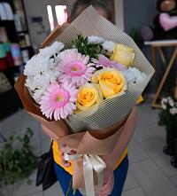 Букет цветов из:  Герберы, Розы и Хризантемы в Михайловске Ставропольского края