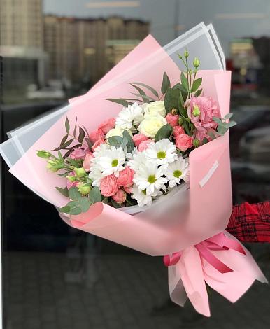 Букет цветов из: Розы, Лизиантусы и Хризантемы в Михайловске Ставропольского края